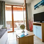 Apart-hotel Balcons De La Neste 3*