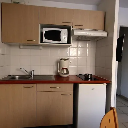 Hotel apartamentowy Balcons De La Neste