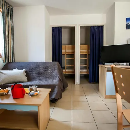 Hotel apartamentowy Balcons De La Neste